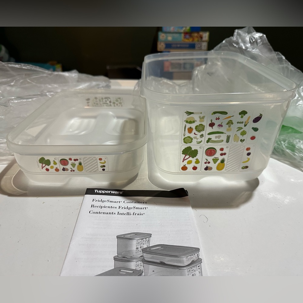 2 Tupperware Fridgesmart Containers - Picture 4 of 4